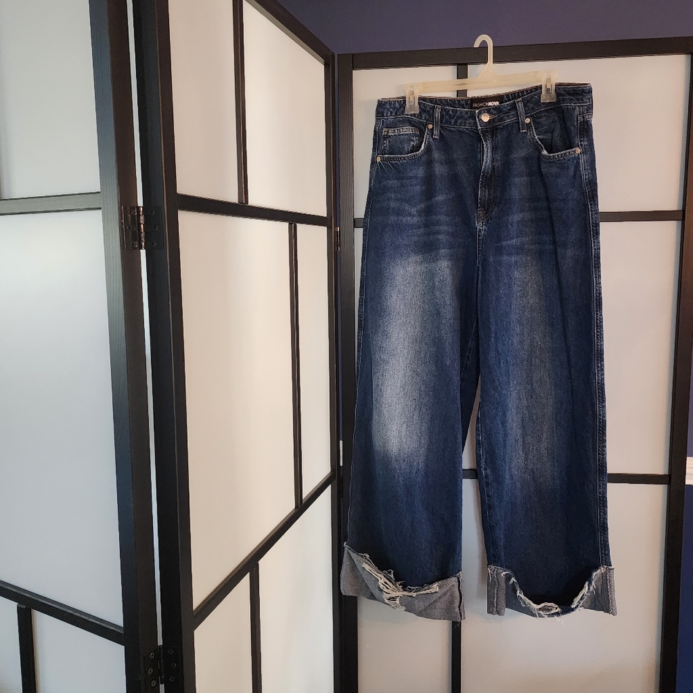 Fashion Nova Wide-Leg, Cuffed Distressed Denim Jeans, Sz 15